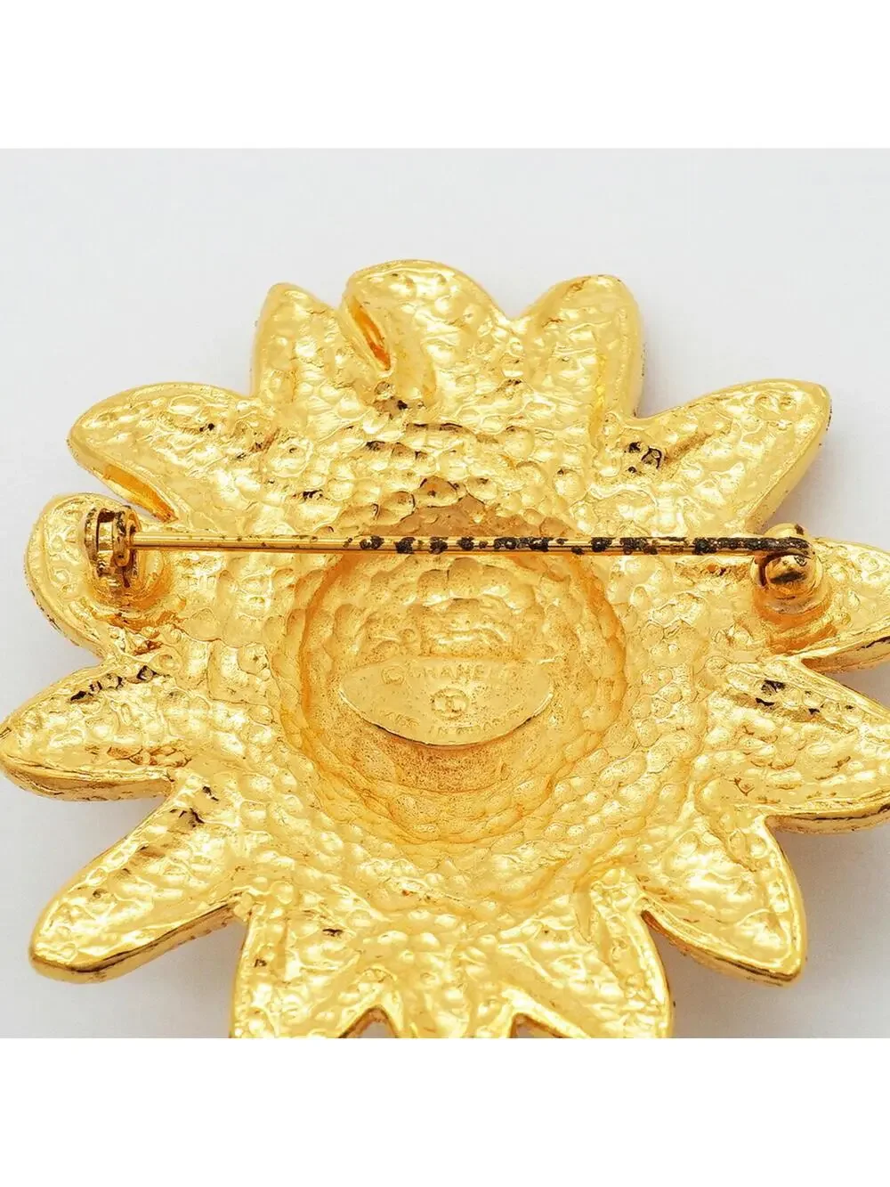 Chanel Cc Logo Brooch Metal #327473C84B
